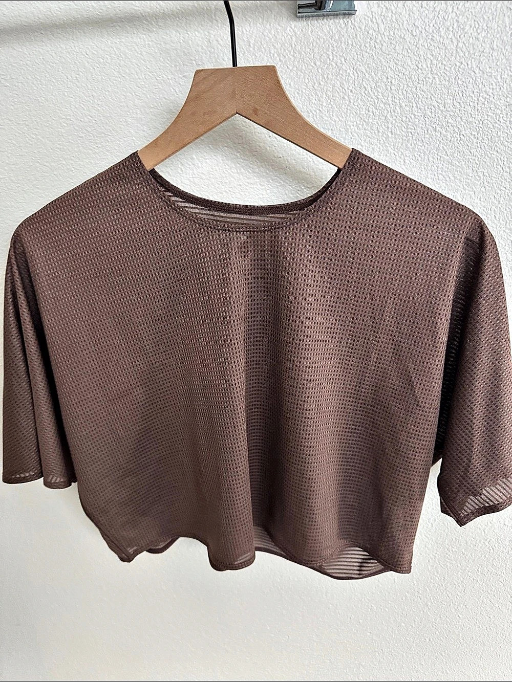 Lululemon Lab Women’s Grid Mesh Short-Sleeved Shirt Twilight Rose Like New 6